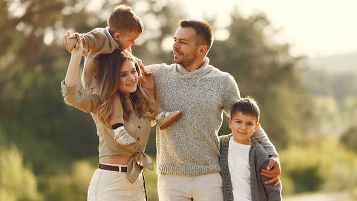 הקניית "ארגז כלים" של כישורים, מיומנויות וידע החיוניים להנחיה וניהול הידברות, שיח ודיאלוג במשפחות וכן ייזום, פיתוח וניהול מסגרות ההידברות הנדרשות לשם כך.